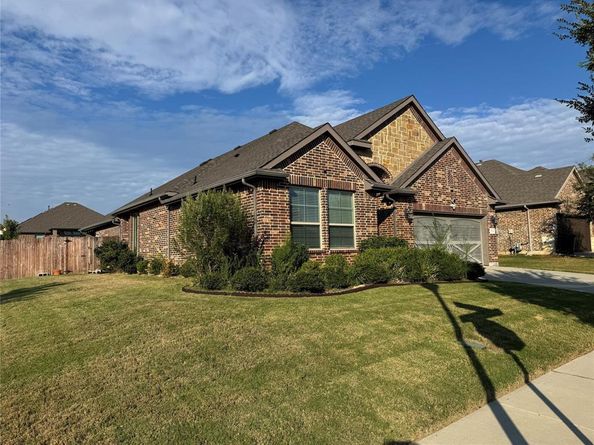 7522  Sweetwater Lane , Arlington Texas 76002