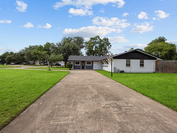 2227  Greenbrier Drive , Irving Texas 75060
