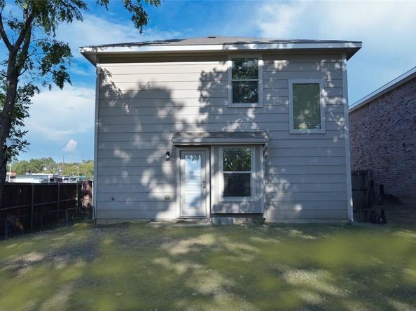 777  River Hill Lane , Fort Worth Texas 76114
