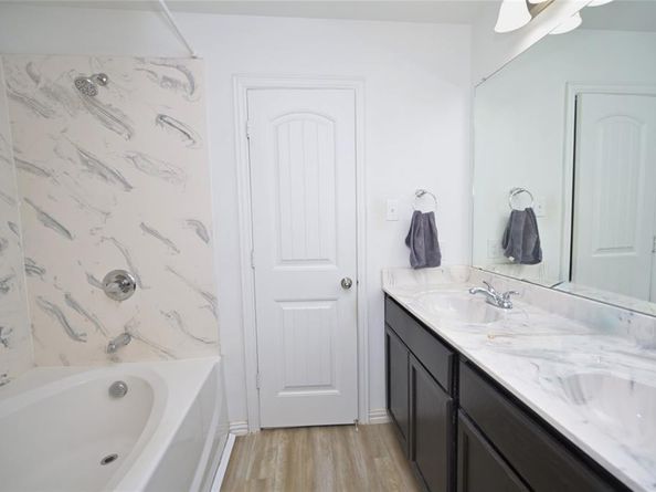 777  River Hill Lane , Fort Worth Texas 76114