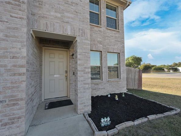 777  River Hill Lane , Fort Worth Texas 76114