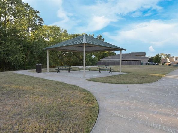 777  River Hill Lane , Fort Worth Texas 76114