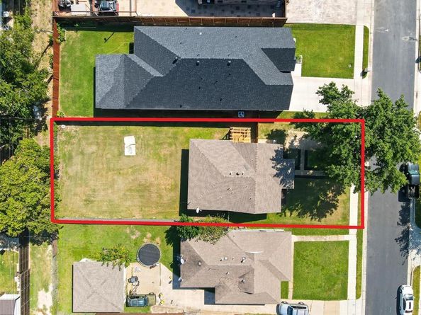1830  San Antonio Street , Grand Prairie Texas 75051