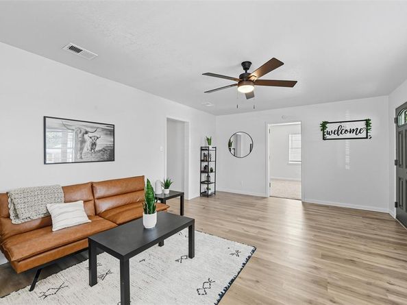 1830  San Antonio Street , Grand Prairie Texas 75051