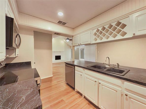 320  Mountain View Court , Bedford Texas 76021