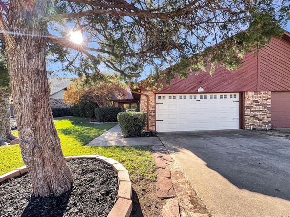 320  Mountain View Court , Bedford Texas 76021