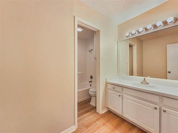 320  Mountain View Court , Bedford Texas 76021