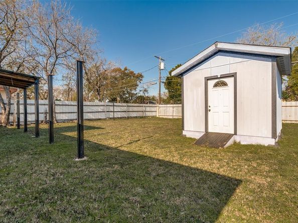 2833  Falls Drive , Dallas Texas 75211