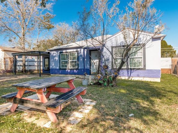 2833  Falls Drive , Dallas Texas 75211