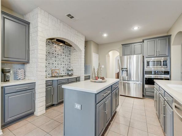 4304  Lone Oak Drive , Mansfield Texas 76063