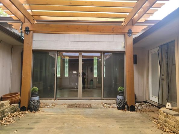 511  Washington Drive , Arlington Texas 76011