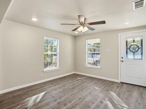 2421  Johnson Street , Fort Worth Texas 76105