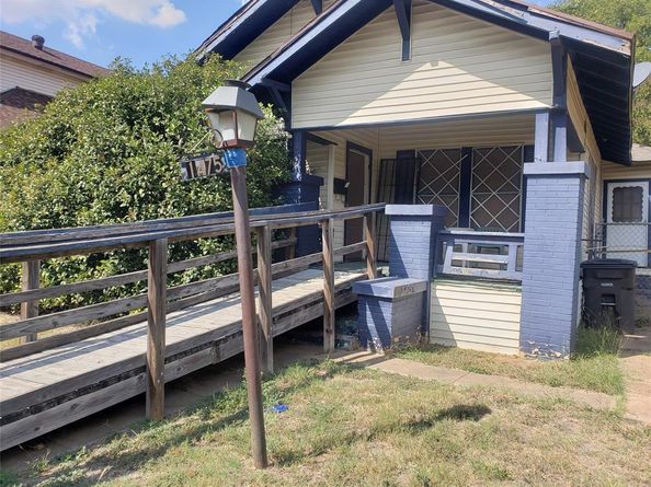 1475 E Morphy Street , Fort Worth Texas 76104