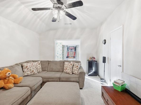 525  BENT OAK Drive , Fort Worth Texas 76131