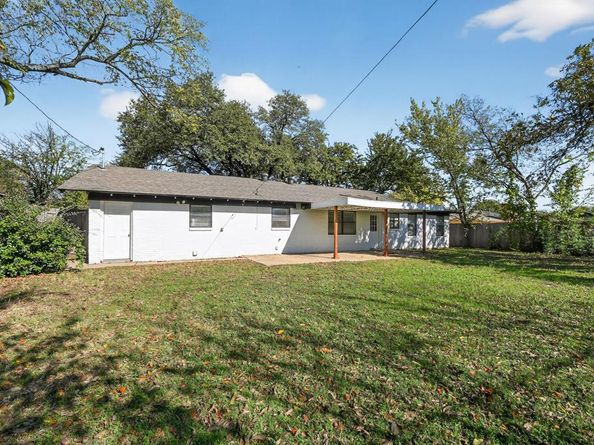 2120  Nottingham Boulevard , Fort Worth Texas 76112