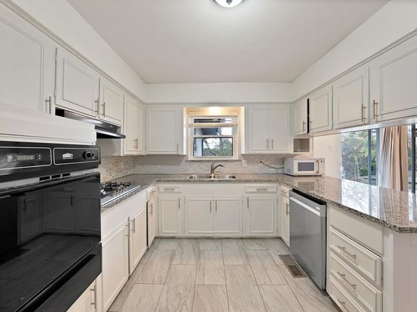 1205  Golden Trophy Drive , Dallas Texas 75232