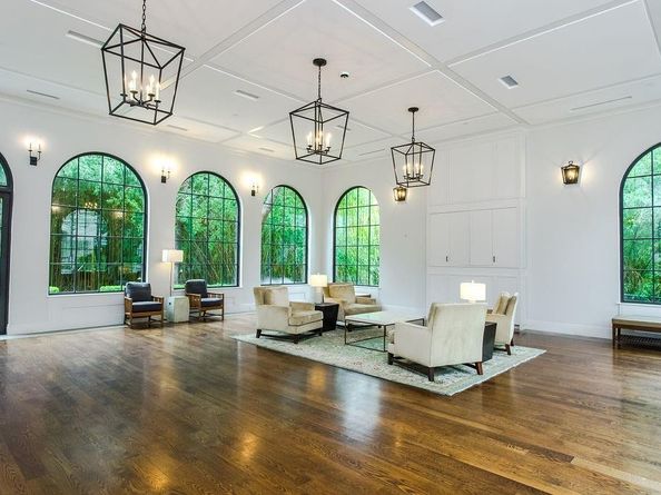 3535  Gillespie Street  408, Dallas Texas 75219