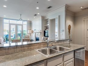 3535  Gillespie Street  408, Dallas Texas 75219