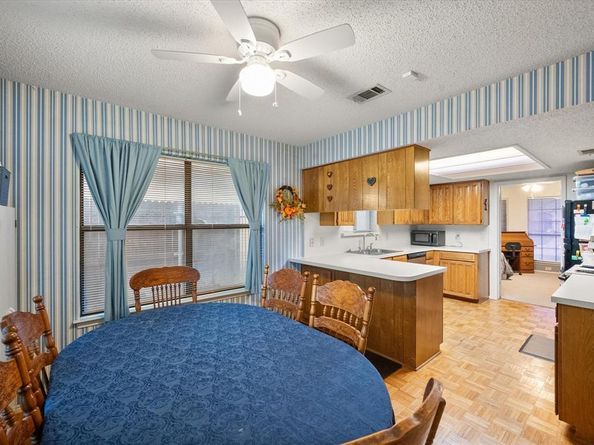 817  Fondren Drive , Arlington Texas 76001