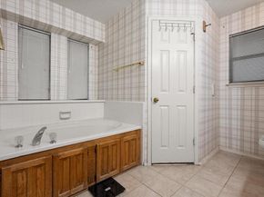 817  Fondren Drive , Arlington Texas 76001