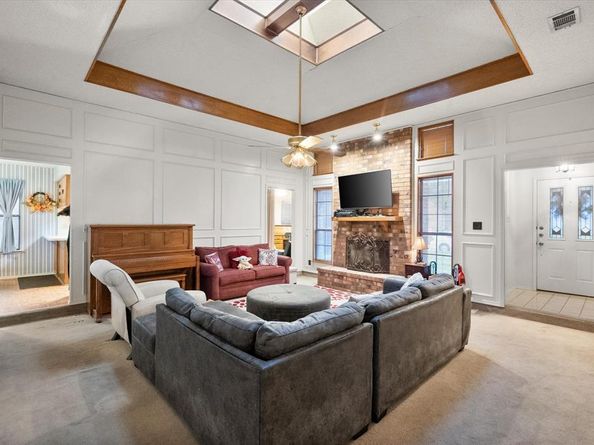 817  Fondren Drive , Arlington Texas 76001