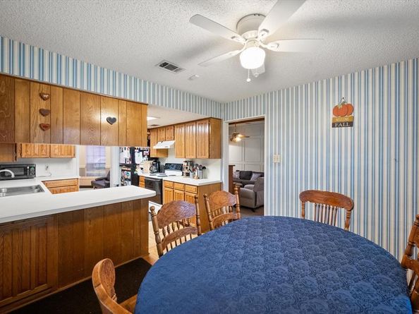 817  Fondren Drive , Arlington Texas 76001