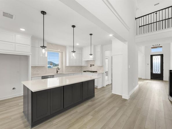 1107  Willow Lake Drive , DeSoto Texas 75115