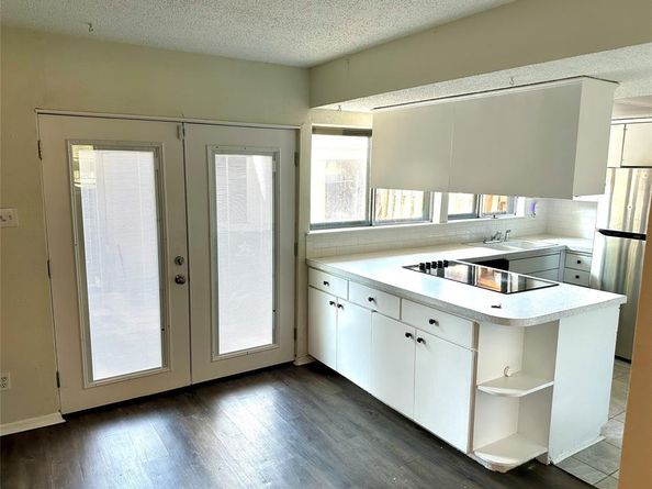 410  Westview Terrace , Arlington Texas 76013