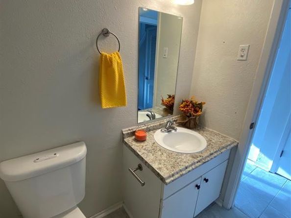 410  Westview Terrace , Arlington Texas 76013