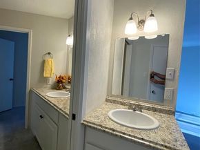 410  Westview Terrace , Arlington Texas 76013