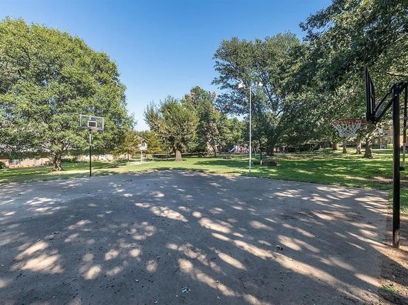 410  Westview Terrace , Arlington Texas 76013