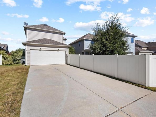 1420  Bull Street , Aubrey Texas 76227