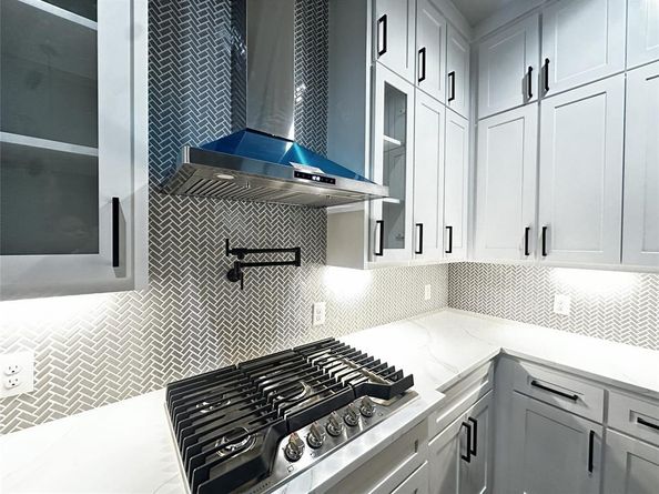 2770  Moffatt Avenue , Dallas Texas 75216