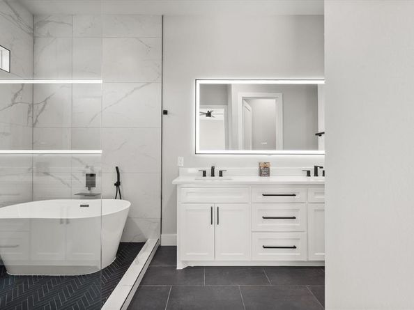 2770  Moffatt Avenue , Dallas Texas 75216