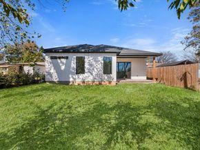 2770  Moffatt Avenue , Dallas Texas 75216