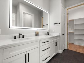 2770  Moffatt Avenue , Dallas Texas 75216