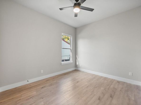 2770  Moffatt Avenue , Dallas Texas 75216