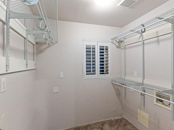 715 S Barnett Avenue , Dallas Texas 75211