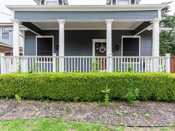 715 S Barnett Avenue , Dallas Texas 75211