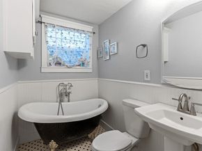 715 S Barnett Avenue , Dallas Texas 75211