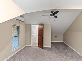 715 S Barnett Avenue , Dallas Texas 75211