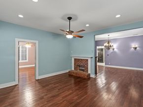 715 S Barnett Avenue , Dallas Texas 75211