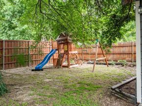 715 S Barnett Avenue , Dallas Texas 75211