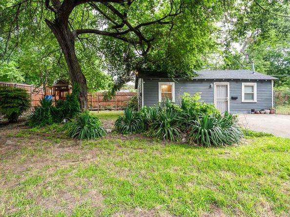 715 S Barnett Avenue , Dallas Texas 75211