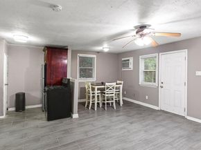 715 S Barnett Avenue , Dallas Texas 75211