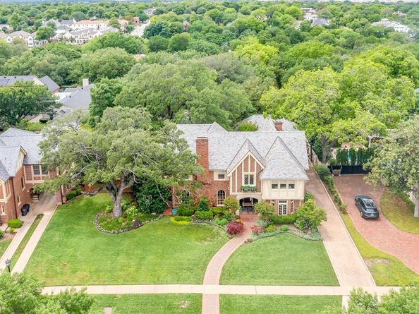 2424  Medford Court W, Fort Worth Texas 76109