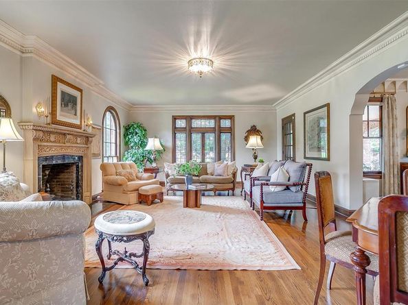 2424  Medford Court W, Fort Worth Texas 76109