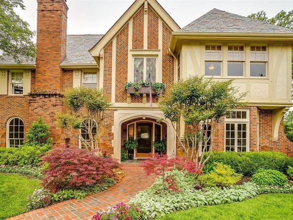 2424  Medford Court W, Fort Worth Texas 76109