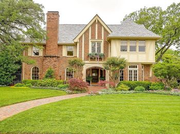 2424  Medford Court W