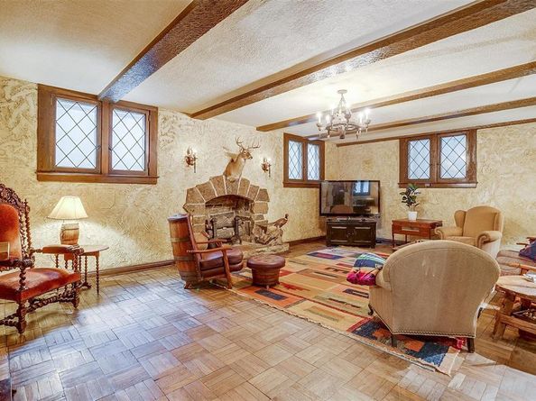 2424  Medford Court W, Fort Worth Texas 76109